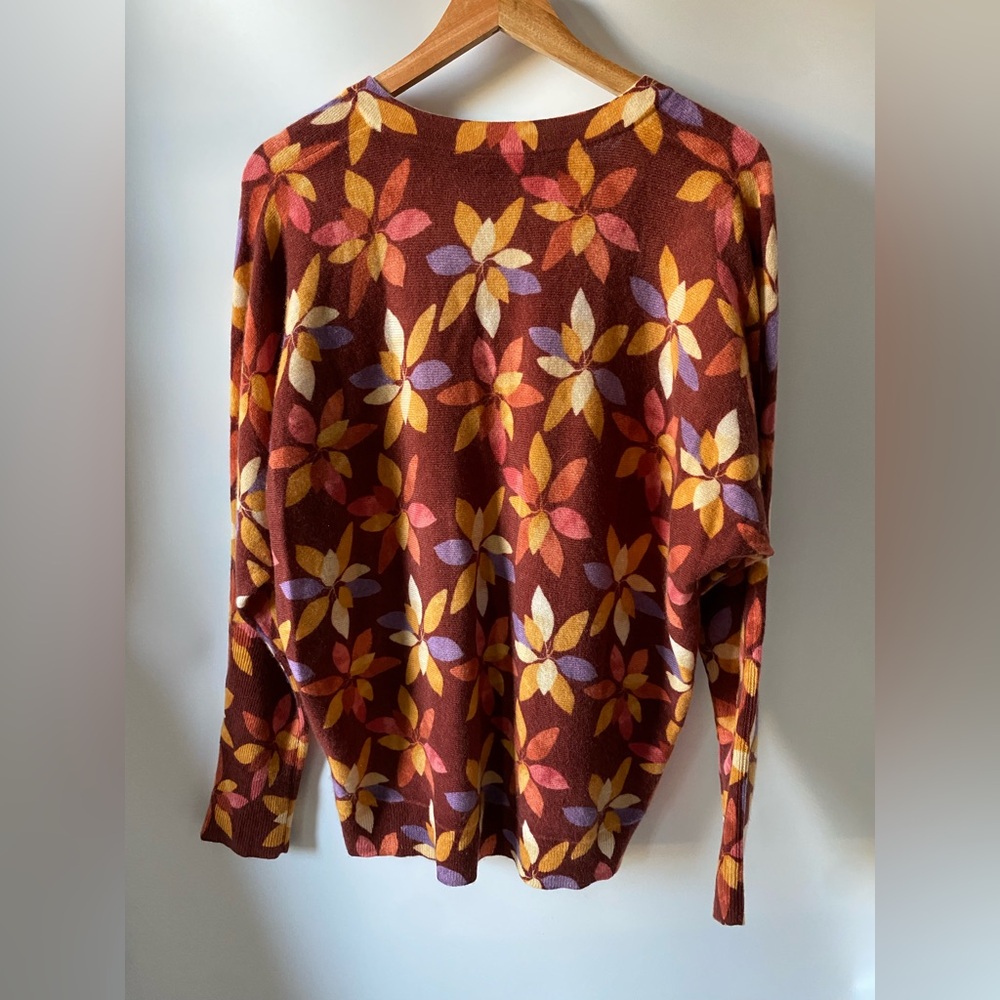 Garnet Hill Cashmere V Neck Sweater in Rich Fall Colors Size Medium - Picture 4 of 8